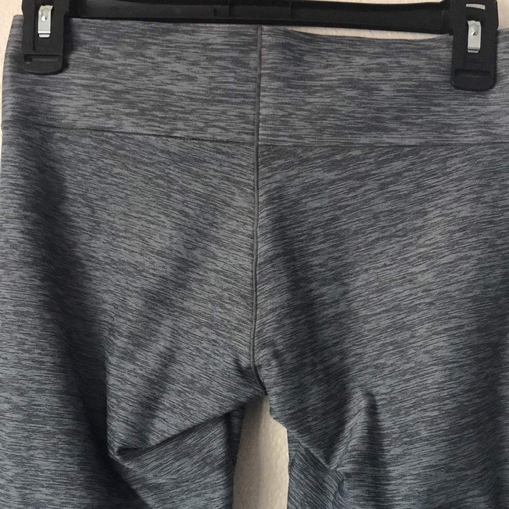 SOLD on V Pink vs calf length leggings - Picture 6 of 6